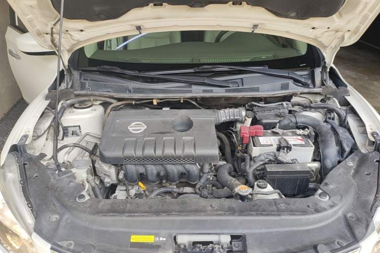 Used Nissan Sylphy 2014 1.6XV CVT Deluxe Edition Engine Bay