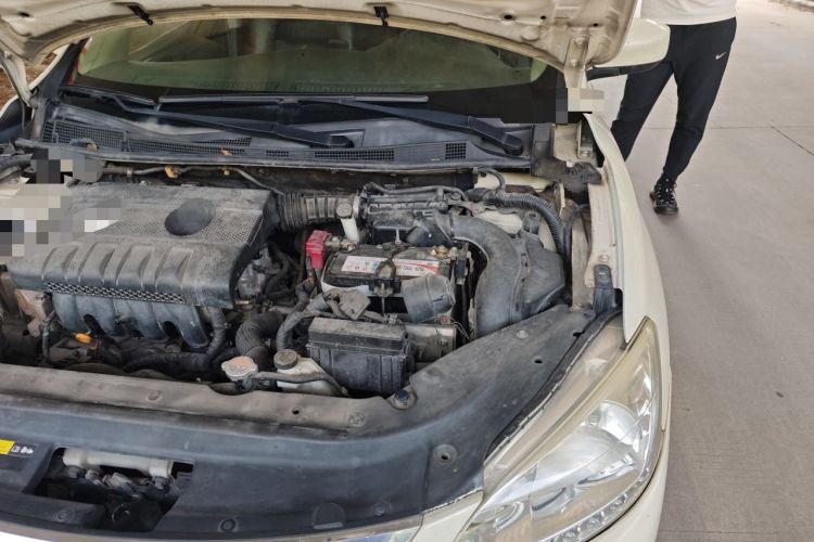 Used Nissan Sylphy 2014 1.6XV CVT Deluxe Edition Engine Bay Left
