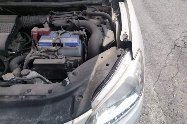 Used Nissan Sylphy 2014 1.6XV CVT Deluxe Edition Engine Bay Left