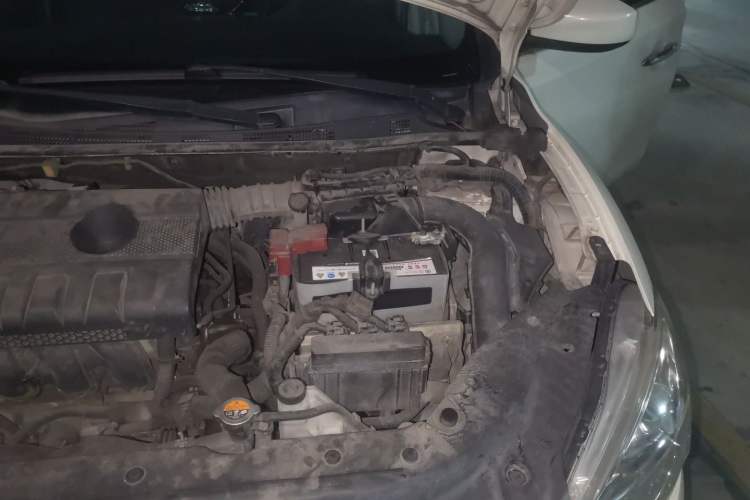 Used Nissan Sylphy 2014 1.6XV CVT Deluxe Edition Engine Bay Left
