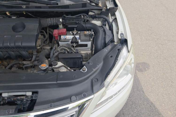 Used Nissan Sylphy 2014 1.6XV CVT Deluxe Edition Engine Bay Left