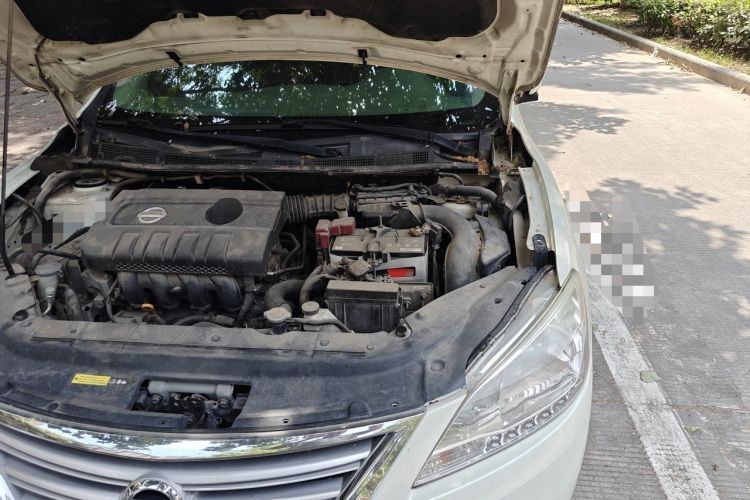 Used Nissan Sylphy 2014 1.6XV CVT Deluxe Edition Engine Bay Left