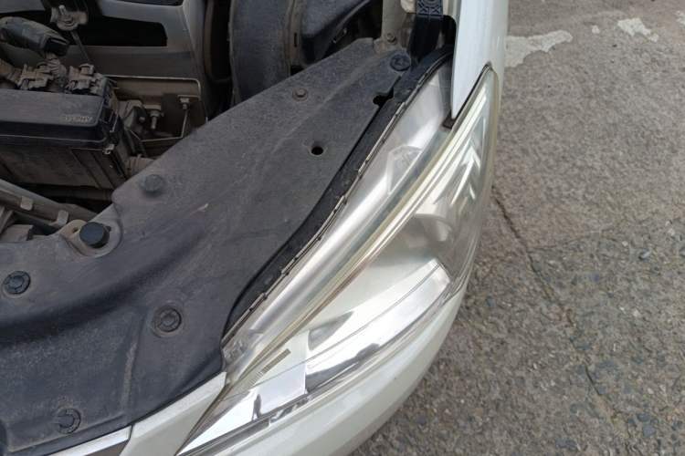 Used Nissan Sylphy 2014 1.6XV CVT Deluxe Edition Engine Bay Left