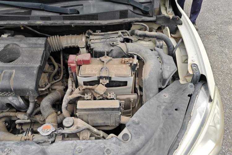 Used Nissan Sylphy 2014 1.6XV CVT Deluxe Edition Engine Bay Left