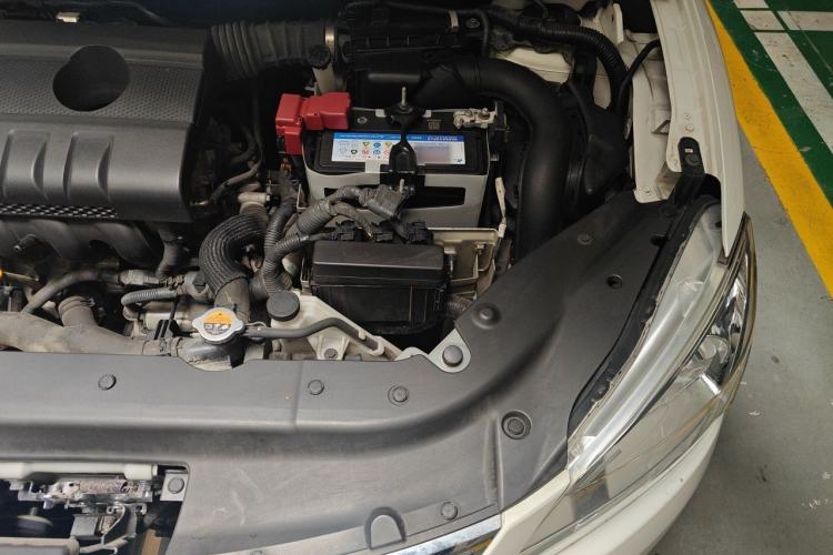 Used Nissan Sylphy 2014 1.6XV CVT Deluxe Edition Engine Bay Left