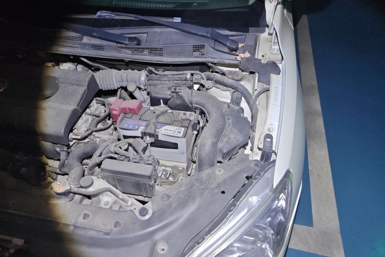 Used Nissan Sylphy 2014 1.6XV CVT Deluxe Edition Engine Bay Left