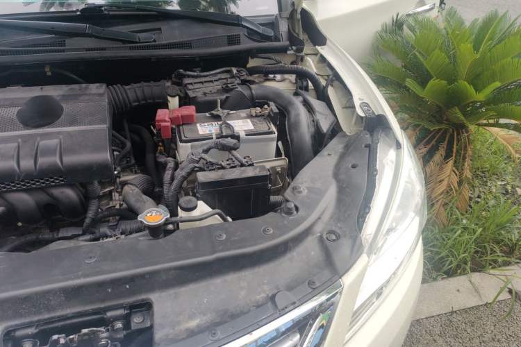 Used Nissan Sylphy 2014 1.6XV CVT Deluxe Edition Engine Bay Left