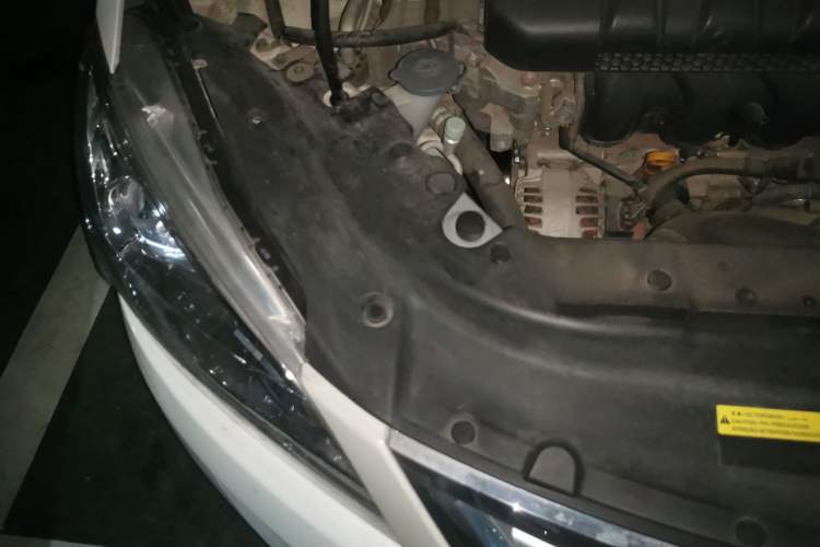 Used Nissan Sylphy 2014 1.6XV CVT Deluxe Edition Engine Bay Right