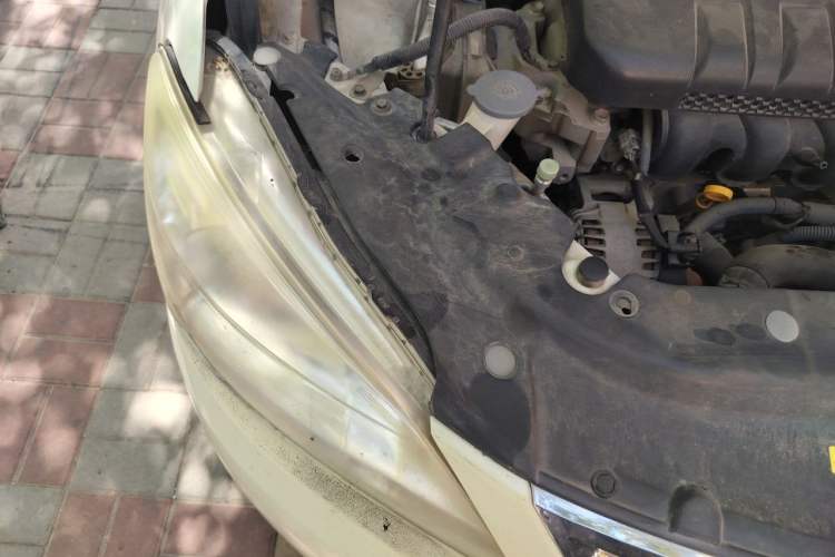 Used Nissan Sylphy 2014 1.6XV CVT Deluxe Edition Engine Bay Right