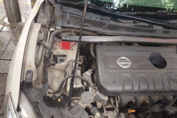 Used Nissan Sylphy 2014 1.6XV CVT Deluxe Edition Engine Bay Right