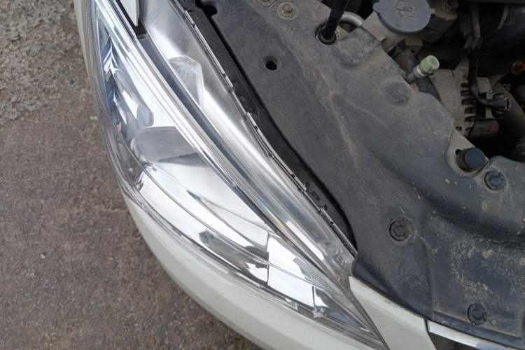 Used Nissan Sylphy 2014 1.6XV CVT Deluxe Edition Engine Bay Right