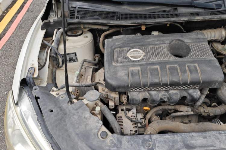 Used Nissan Sylphy 2014 1.6XV CVT Deluxe Edition Engine Bay Right