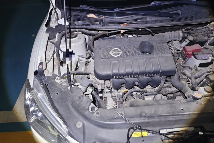 Used Nissan Sylphy 2014 1.6XV CVT Deluxe Edition Engine Bay Right