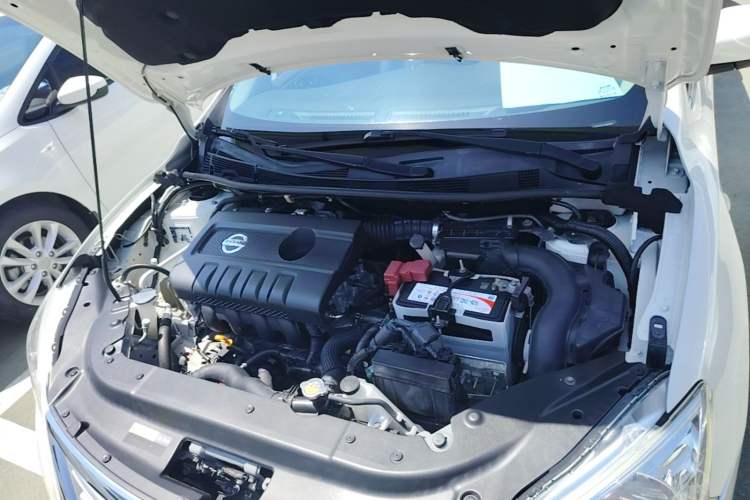 Used Nissan Sylphy 2014 1.6XV CVT Deluxe Edition Engine Bay