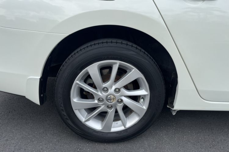 Used Nissan Sylphy 2014 1.6XV CVT Deluxe Edition Exterior 1