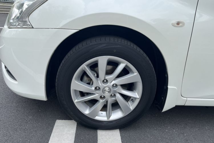 Used Nissan Sylphy 2014 1.6XV CVT Deluxe Edition Exterior 2