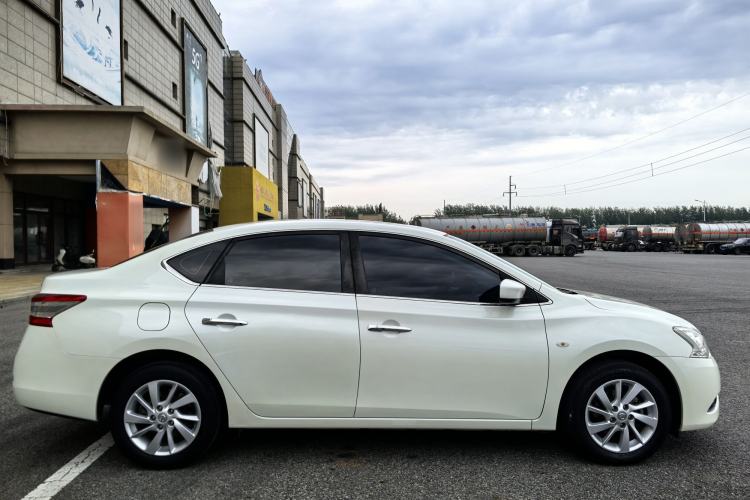 Used Nissan Sylphy 2014 1.6XV CVT Deluxe Edition Exterior 3