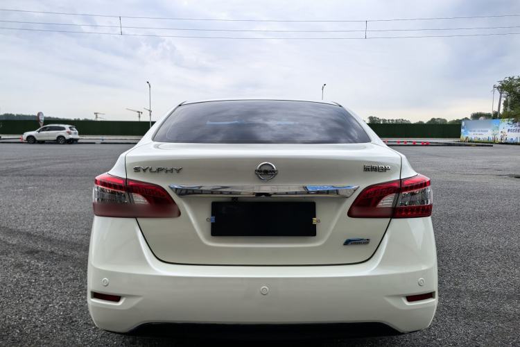 Used Nissan Sylphy 2014 1.6XV CVT Deluxe Edition Exterior 5