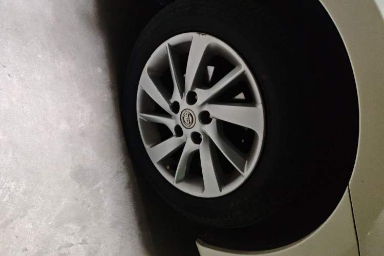 Used Nissan Sylphy 2014 1.6XV CVT Deluxe Edition Exterior 7