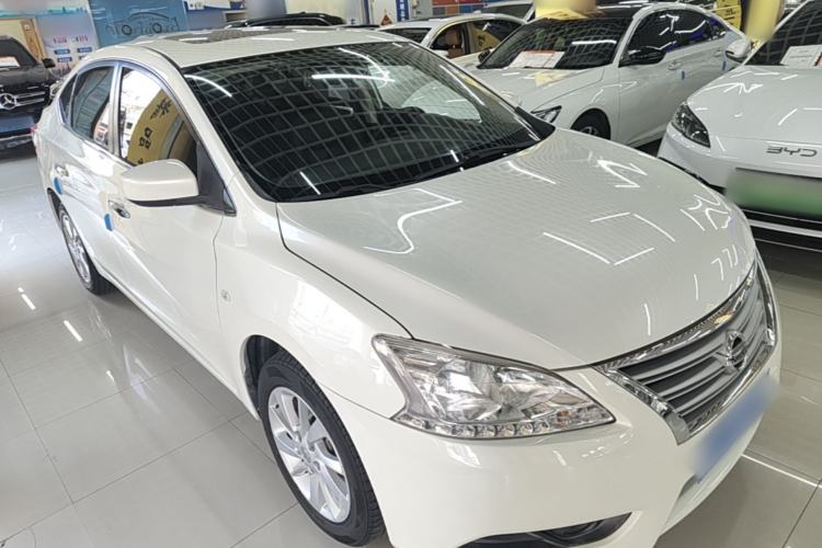 Used Nissan Sylphy 2014 1.6XV CVT Deluxe Edition Front Right 45 Deg
