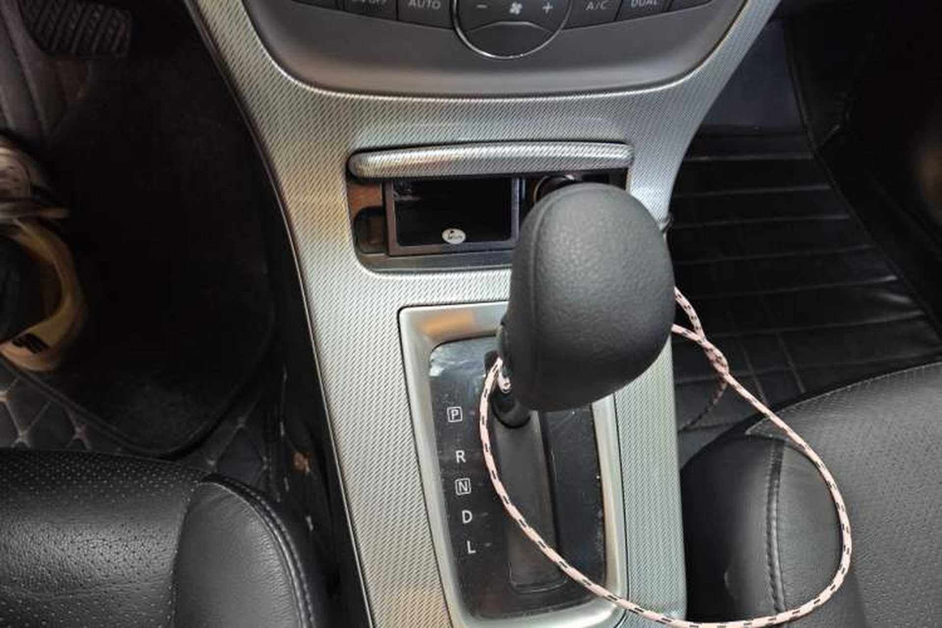 Used Nissan Sylphy 2014 1.6XV CVT Deluxe Edition Gear Lever