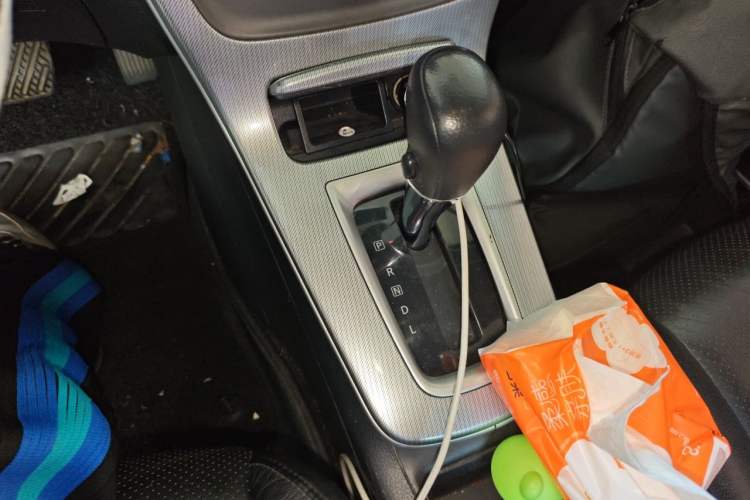 Used Nissan Sylphy 2014 1.6XV CVT Deluxe Edition Gear Lever