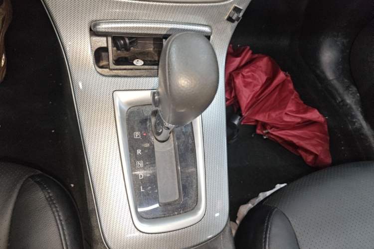 Used Nissan Sylphy 2014 1.6XV CVT Deluxe Edition Gear Lever