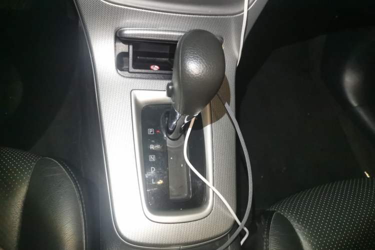 Used Nissan Sylphy 2014 1.6XV CVT Deluxe Edition Gear Lever