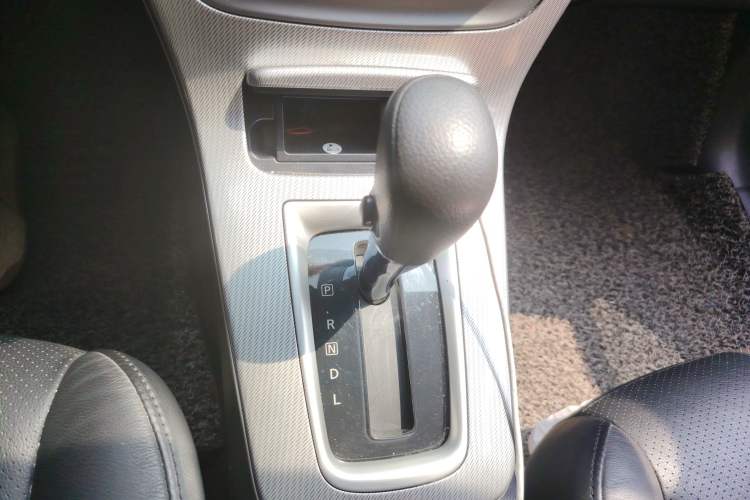 Used Nissan Sylphy 2014 1.6XV CVT Deluxe Edition Gear Lever