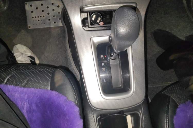 Used Nissan Sylphy 2014 1.6XV CVT Deluxe Edition Gear Lever