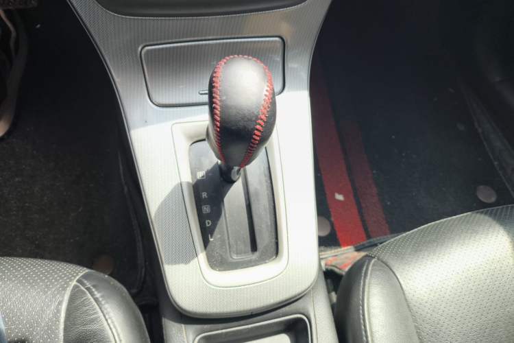 Used Nissan Sylphy 2014 1.6XV CVT Deluxe Edition Gear Lever