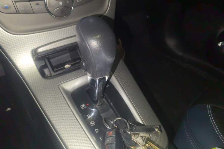 Used Nissan Sylphy 2014 1.6XV CVT Deluxe Edition Gear Lever
