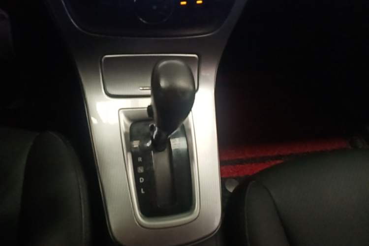 Used Nissan Sylphy 2014 1.6XV CVT Deluxe Edition Gear Lever