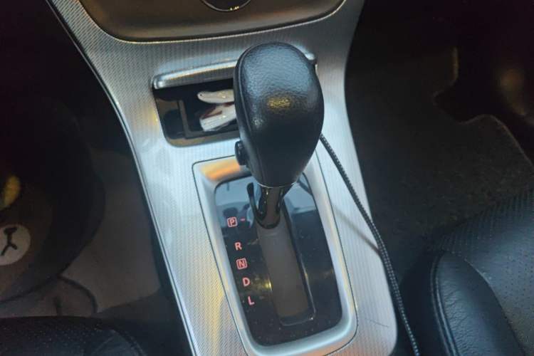 Used Nissan Sylphy 2014 1.6XV CVT Deluxe Edition Gear Lever
