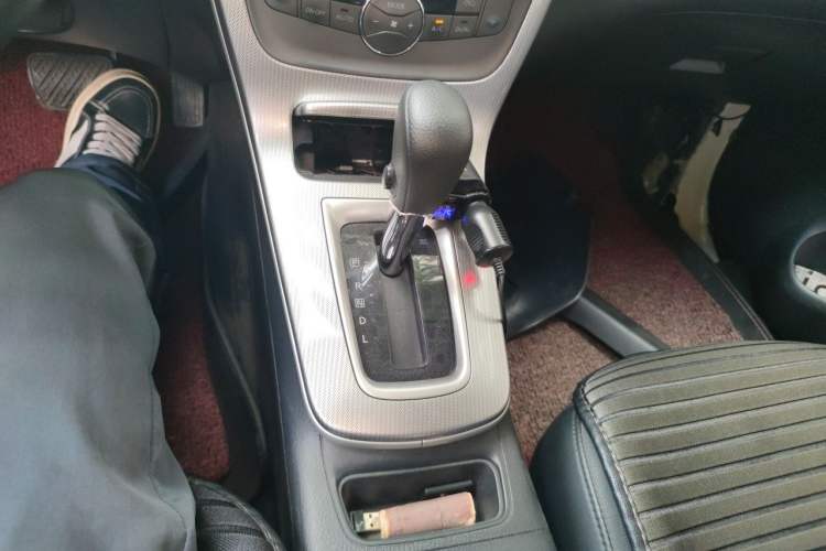 Used Nissan Sylphy 2014 1.6XV CVT Deluxe Edition Gear Lever