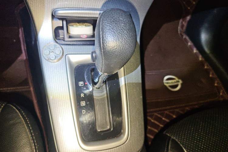 Used Nissan Sylphy 2014 1.6XV CVT Deluxe Edition Gear Lever