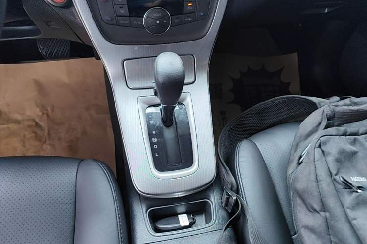 Used Nissan Sylphy 2014 1.6XV CVT Deluxe Edition Gear Lever