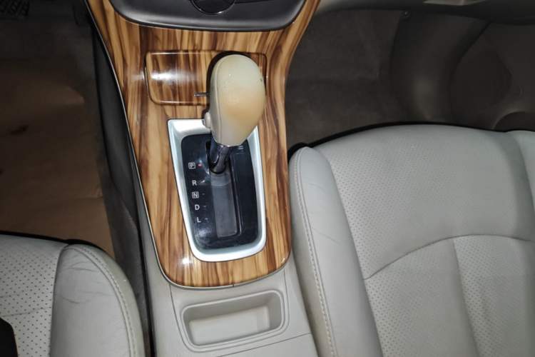 Used Nissan Sylphy 2014 1.6XV CVT Deluxe Edition Gear Lever