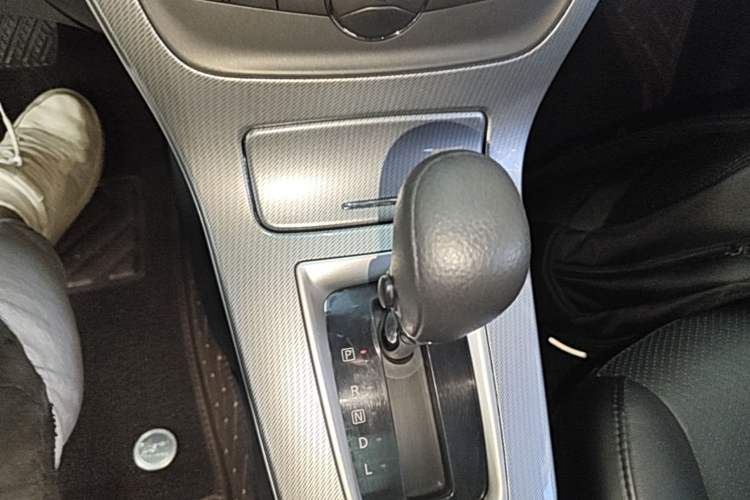 Used Nissan Sylphy 2014 1.6XV CVT Deluxe Edition Gear Lever