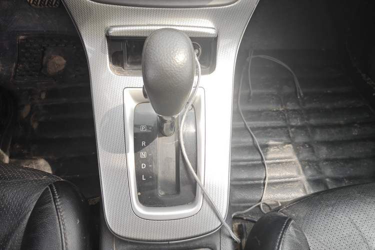 Used Nissan Sylphy 2014 1.6XV CVT Deluxe Edition Gear Lever