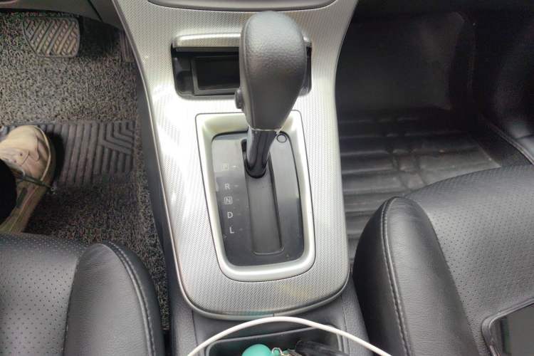 Used Nissan Sylphy 2014 1.6XV CVT Deluxe Edition Gear Lever