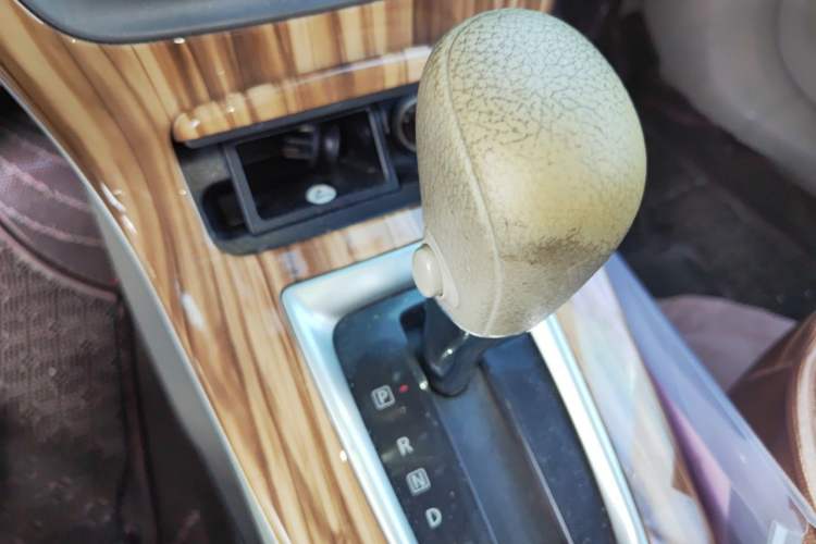 Used Nissan Sylphy 2014 1.6XV CVT Deluxe Edition Gear Lever