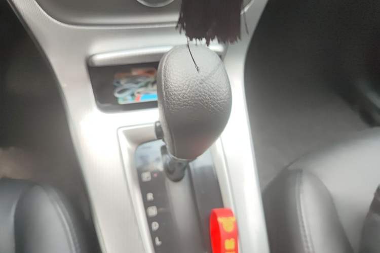 Used Nissan Sylphy 2014 1.6XV CVT Deluxe Edition Gear Lever