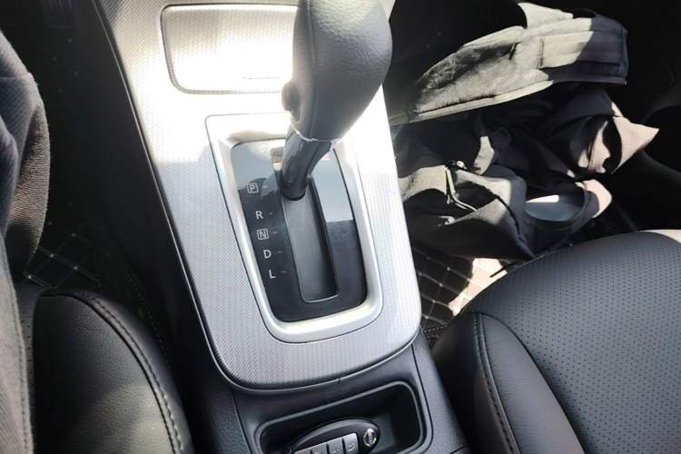 Used Nissan Sylphy 2014 1.6XV CVT Deluxe Edition Gear Lever