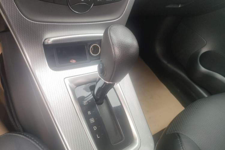Used Nissan Sylphy 2014 1.6XV CVT Deluxe Edition Gear Lever