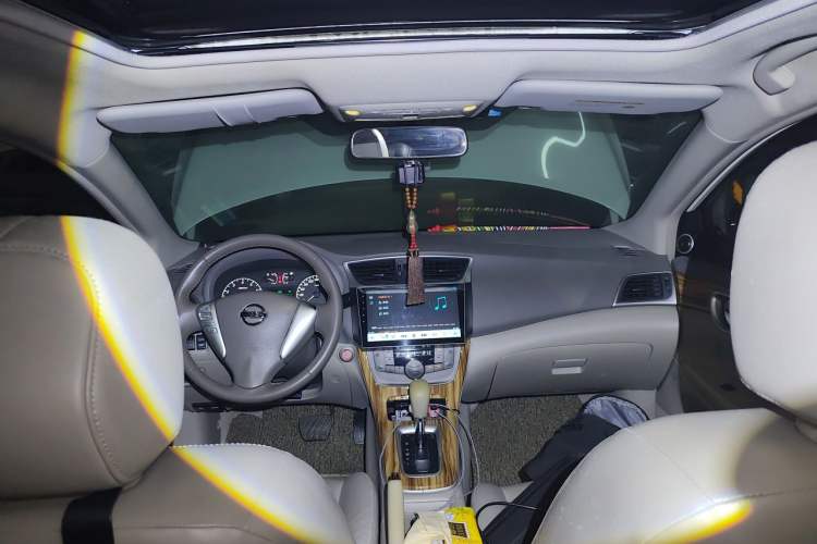Used Nissan Sylphy 2014 1.6XV CVT Deluxe Edition Headliner