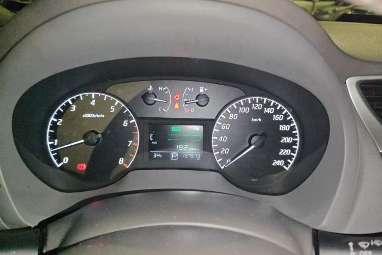Used Nissan Sylphy 2014 1.6XV CVT Deluxe Edition Instrument Cluster