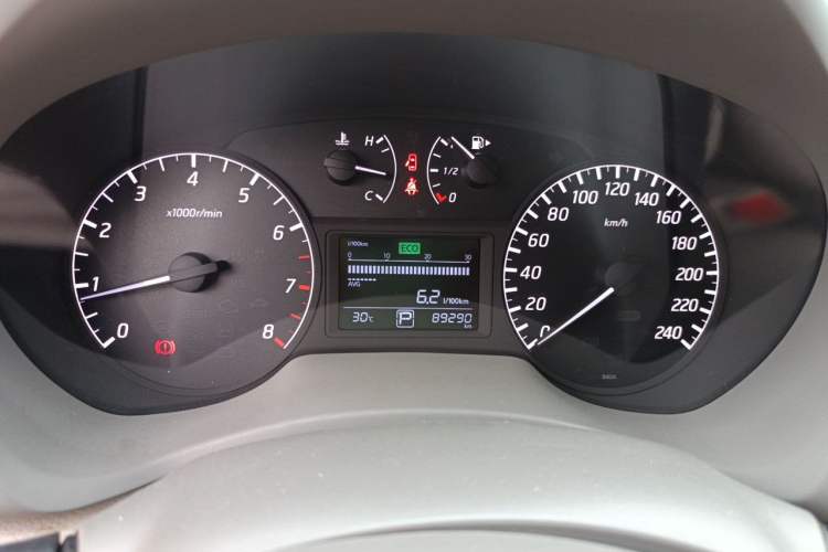 Used Nissan Sylphy 2014 1.6XV CVT Deluxe Edition Instrument Cluster