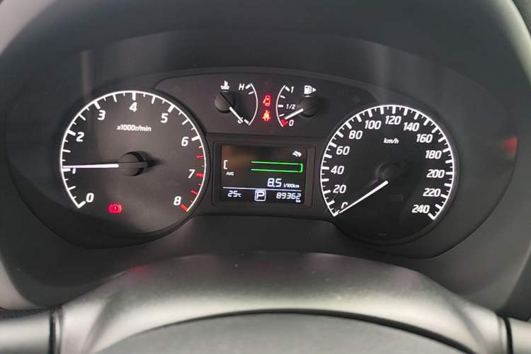 Used Nissan Sylphy 2014 1.6XV CVT Deluxe Edition Instrument Cluster