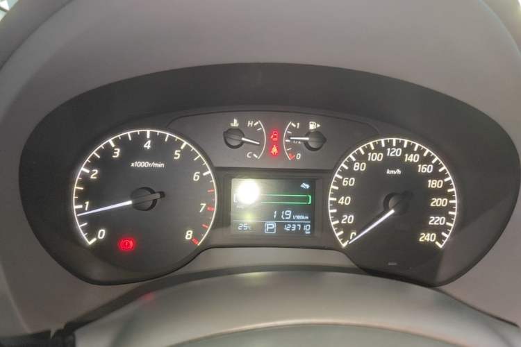 Used Nissan Sylphy 2014 1.6XV CVT Deluxe Edition Instrument Cluster